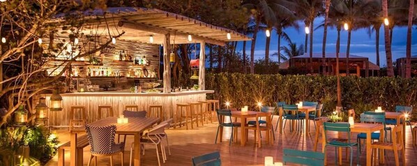 Bar (on property) - Casagrandesouthbeach by AmericanVacationLiving 4Rm (Miami Beach)