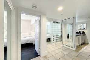 Room - Casagrandesouthbeach by AmericanVacationLiving 4Rm (Miami Beach)