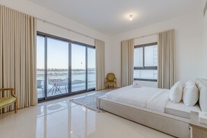 5 عدّة غرف نوم وخزنة داخل الغرفة ومكواة/لوح كي وواي فاي مجانًا