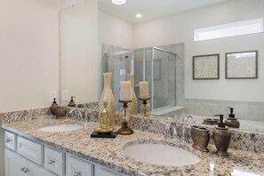 Room - Amazing Modern Home Pool/Spa Game Room WI101 (Davenport)