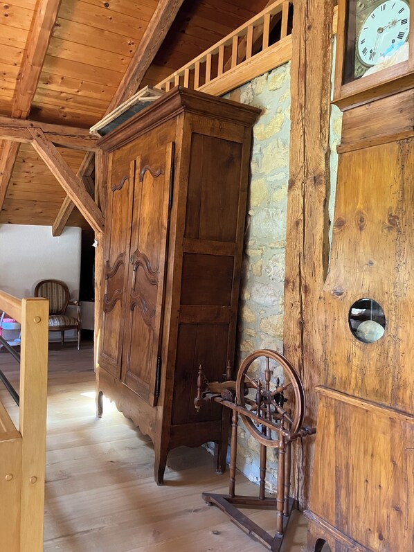 Interior - House in the middle of fields with direct access to the Valserine river (Mijoux)