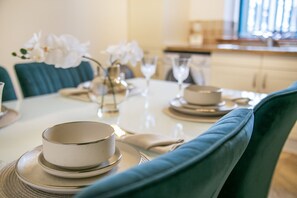 Dining - Rosemount Place Apartment - Grampian Lettings (Aberdeen)