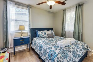 3 bedrooms, iron/ironing board, Internet, bed sheets - Extended Stay in Charleston! 5 Mi to Historic Dtwn (Charleston)