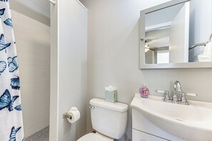 Hair dryer, towels - Extended Stay in Charleston! 5 Mi to Historic Dtwn (Charleston)