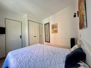 1 Schlafzimmer, Bügeleisen/Bügelbrett, WLAN