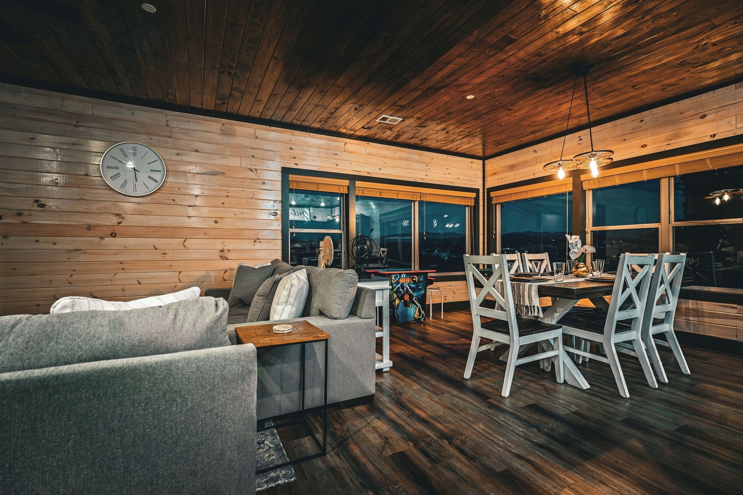 Smart-TV, Kamin, Tischfußball