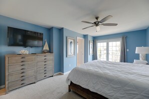 4 bedrooms, iron/ironing board, Internet, bed sheets - Game Room & Community Perks! Ocean View Retreat (Ocean View)