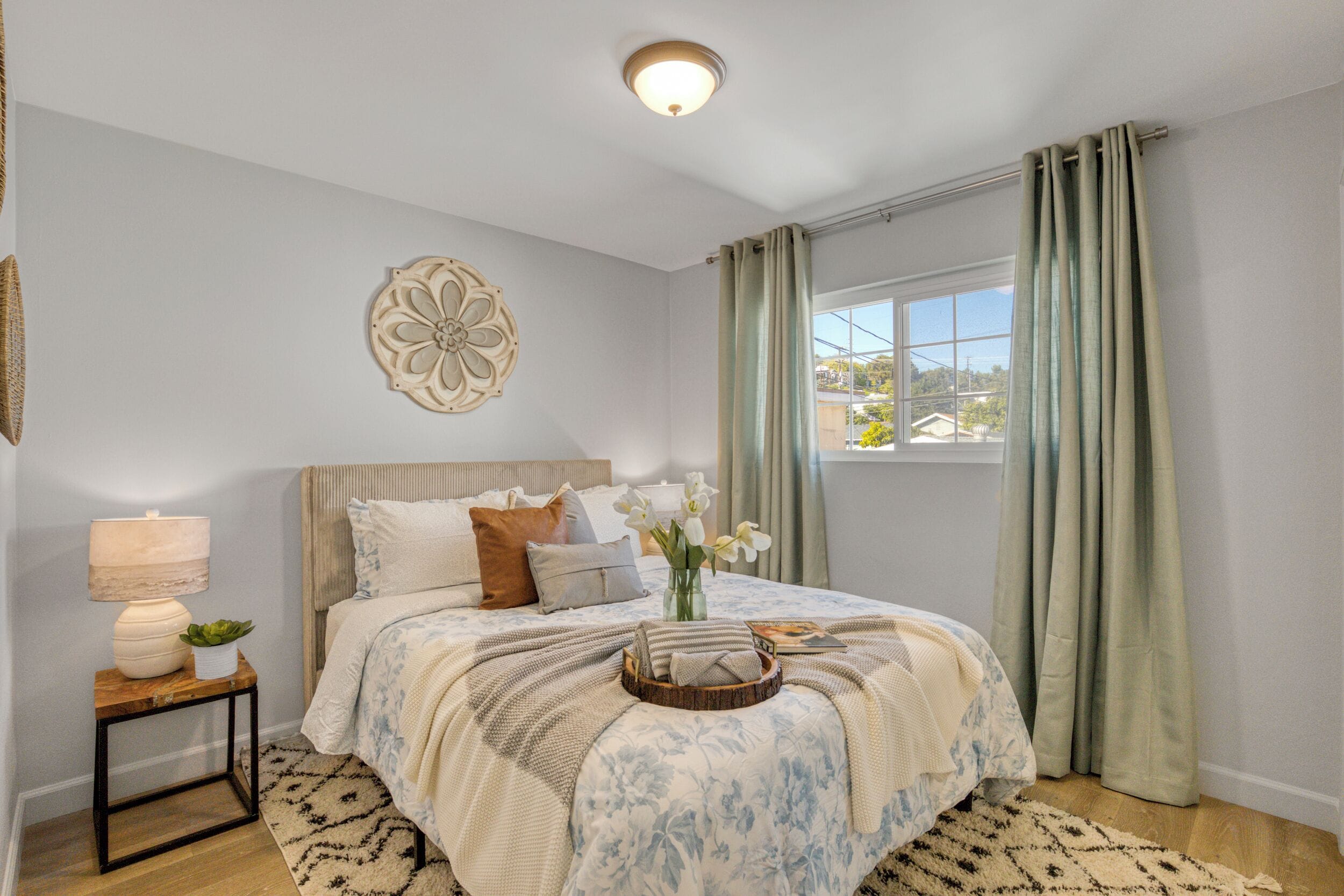 2 bedrooms, iron/ironing board, WiFi