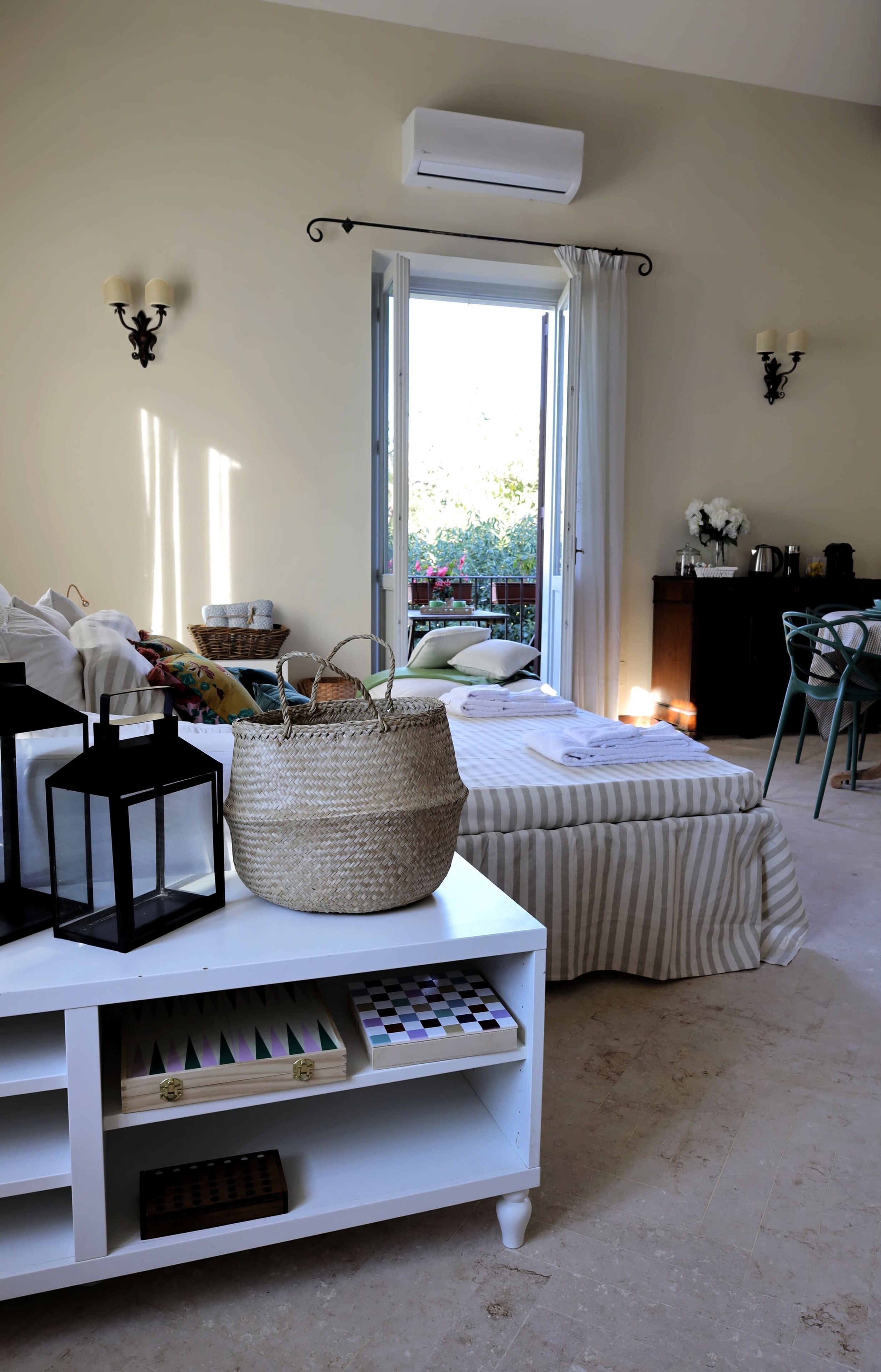 1 habitación, tabla de planchar con plancha, wifi gratis y ropa de cama 