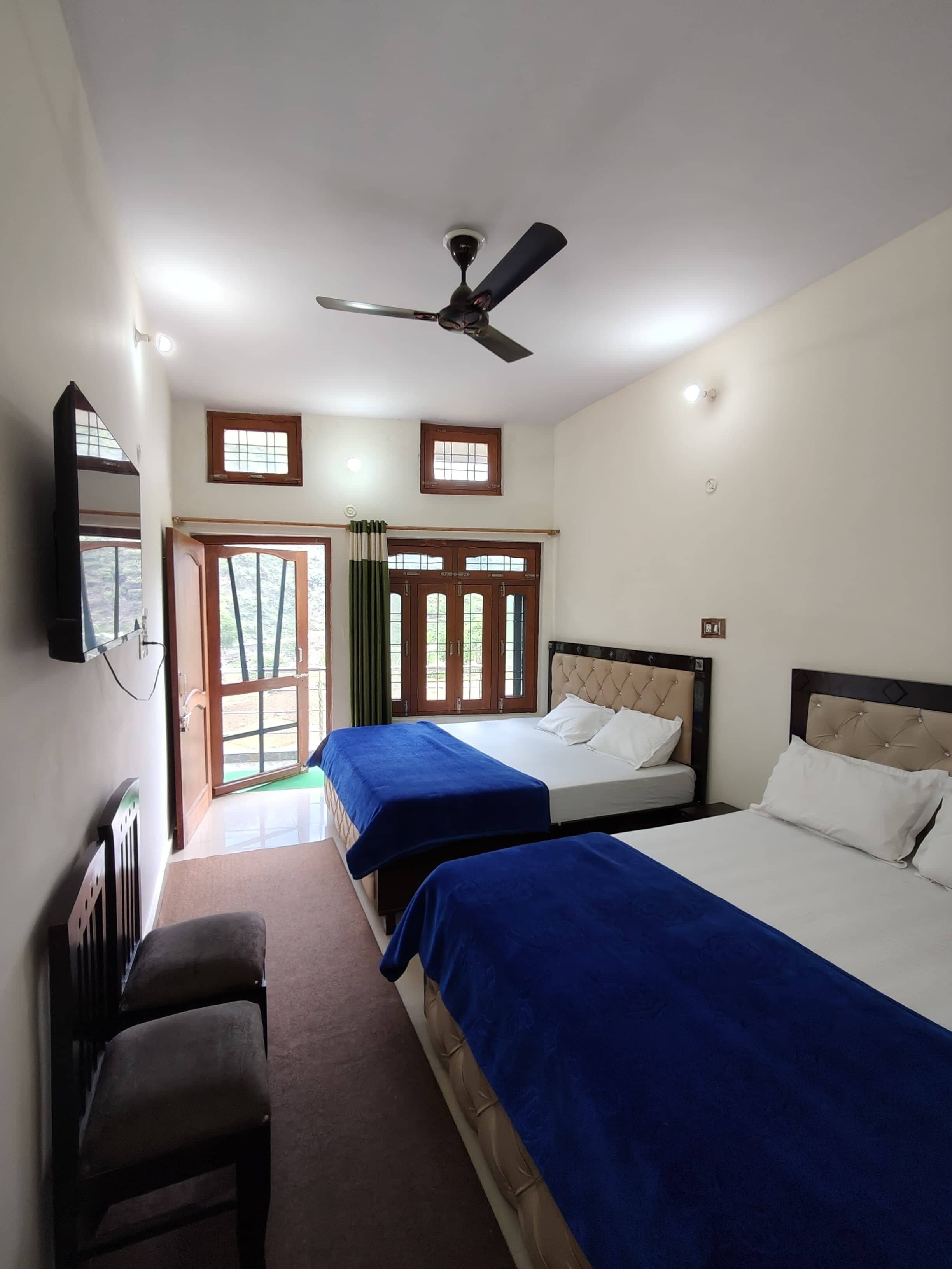 Quadruple Room | Rollaway beds, free WiFi, bed sheets