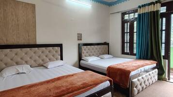 Quadruple Room | Rollaway beds, free WiFi, bed sheets