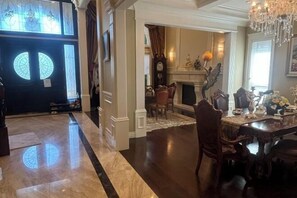 Dining - Landy Sweet Home (Richmond)