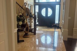 Interior - Landy Sweet Home (Richmond)