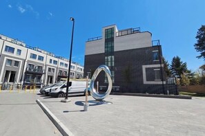 Interior - Warmwood Stay (Toronto)