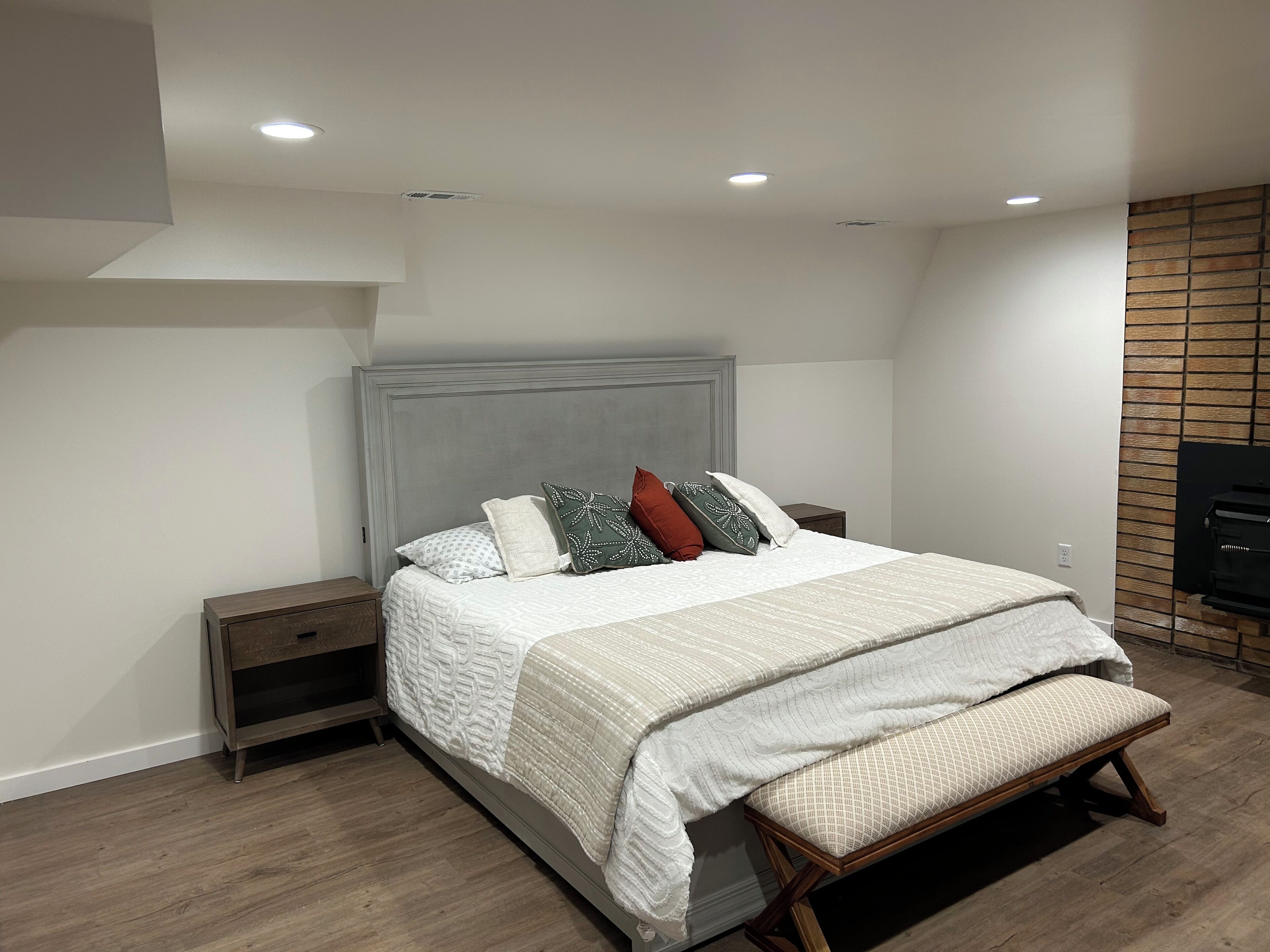 1 多间卧室、熨斗/熨衣板、WiFi、床单