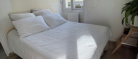 1 bedroom, WiFi, bed sheets