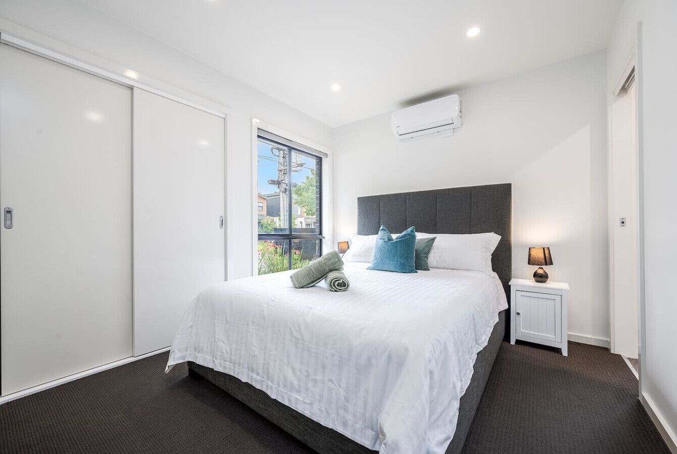 3 bedrooms, desk, iron/ironing board, WiFi