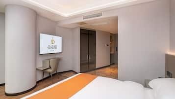 Basic Double Room, Canal View | Free WiFi