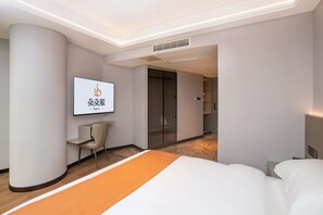 Basic Double Room, Canal View | Free WiFi