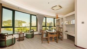 Presidential Room, Canal View | Premium bedding, down duvets, individually decorated