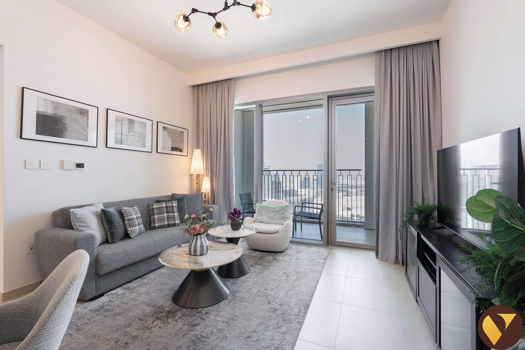 奢华公寓, 阳台, 运河景观 | 起居区 | 65-英寸智能电视（配备卫星频道）