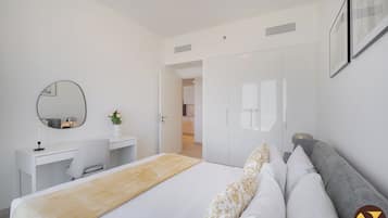 Luxury Apartment, Balcony, Canal View | Iron/ironing board, cribs/infant beds, free WiFi, bed sheets