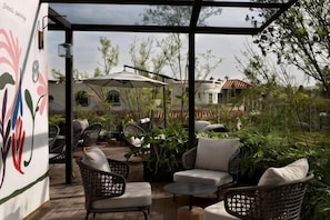 Garden - Kimpton Virgilio Polanco by IHG (Mexico City)