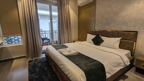 Comfortable Beach-View AC 1BHK • Relaxing Gopalpur Stay