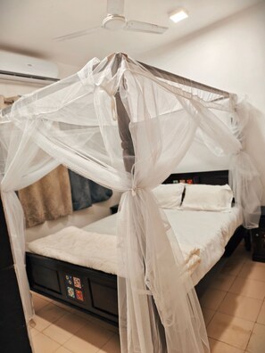 Luxury Apartment | Rollaway beds, free WiFi, bed sheets