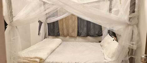 Rollaway beds, free WiFi, bed sheets