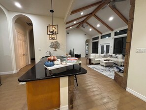 Interior - Lake Belton House Getaway (Belton)