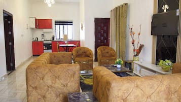 Apartment, 2 Schlafzimmer, barrierefrei, Raucher | Wohnzimmer