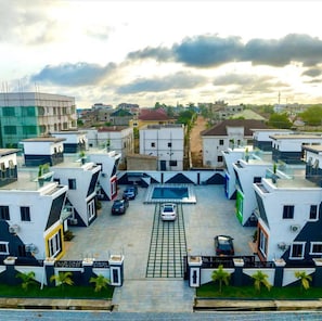 Lejlighed - 2 soveværelser - handicapvenligt - ryger | Pool | Indendørs pool