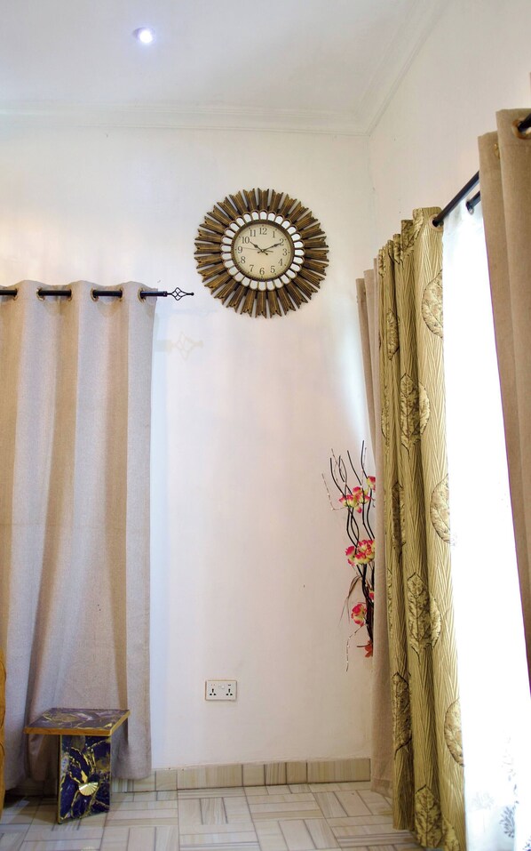 Lejlighed - 2 soveværelser - handicapvenligt - ryger | Stue