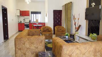 Apartment, 1 Bedroom, Accessible, Smoking | Living room