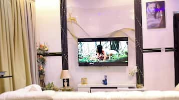 Studio, 1 Bedroom, Smoking, Balcony | Room amenity