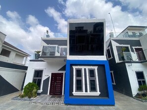Exterior - Ftrealtyproperties Tango Suites 6 (Accra)