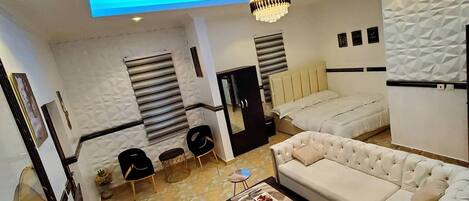 Apartment, 1 Bedroom, Accessible, Smoking | Living room