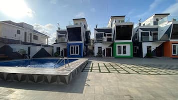 Estúdio, 1 quarto, para fumantes, sacada | Piscina