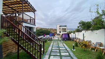 Studio, 1 Bedroom, Smoking, Balcony | Property grounds