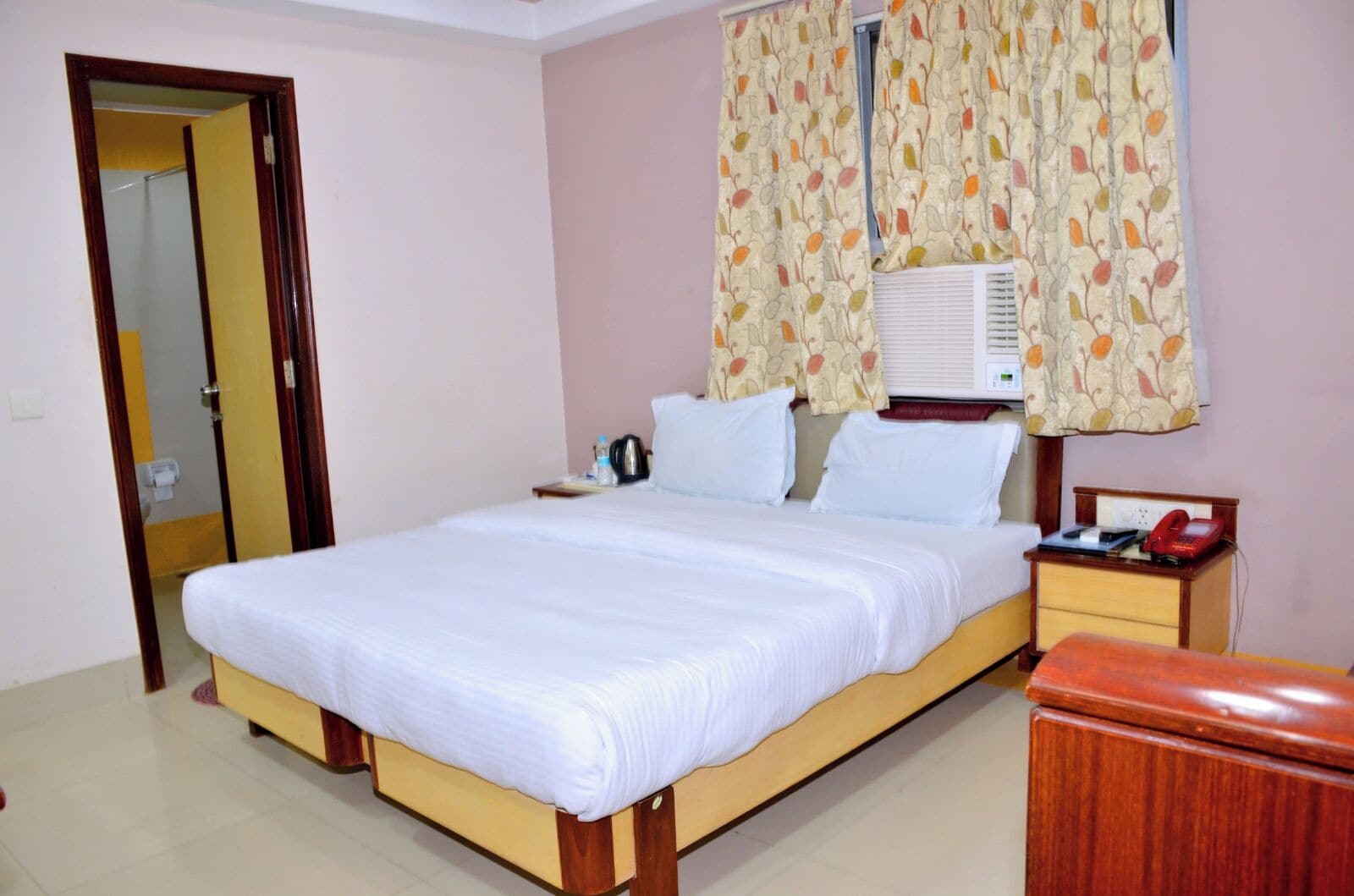 Deluxe-Zimmer | Schreibtisch, Bettwäsche