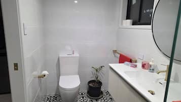 Studio, 1 Bedroom | Bathroom