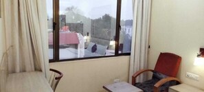 Desk, laptop workspace, free WiFi