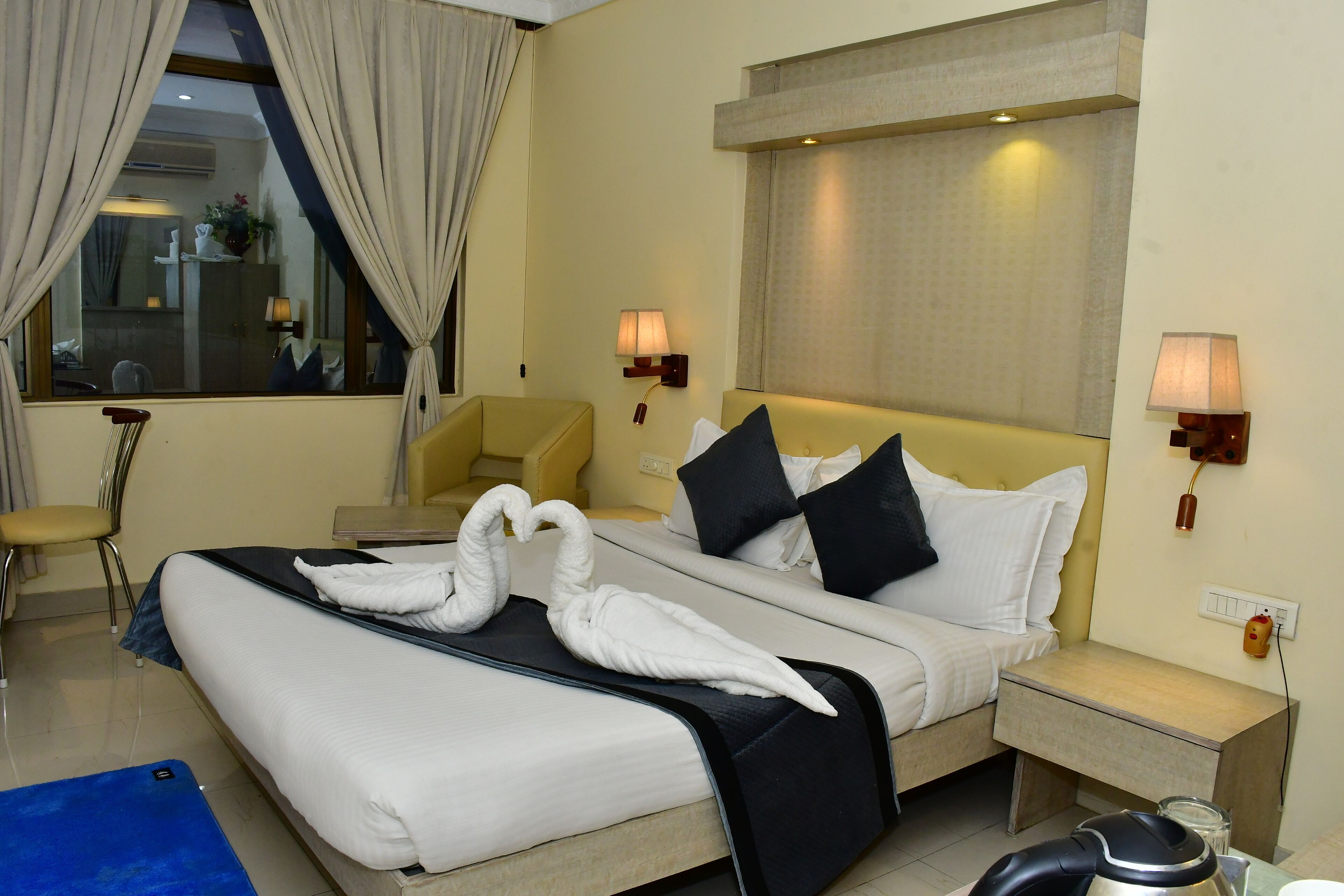 Deluxe Double Room | Desk, laptop workspace, free WiFi