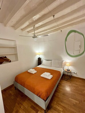 1 bedroom, WiFi, bed sheets - Uberto House (Roma)