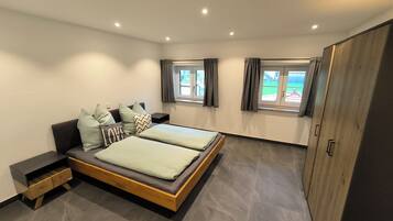 Reisekinderbett, WLAN, Bettwäsche