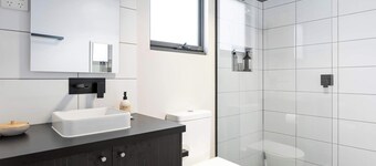 Spacious 1-Bed Townhouse in Norlane