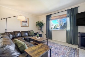 TV, fireplace, offices - Trailbend Crossing! Hot Tub near Garden of the Gods (Colorado Springs)