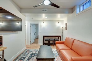 Televisión, oficina