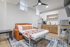 1 bedroom, iron/ironing board, travel cot, WiFi